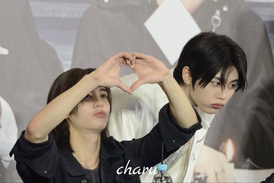 ihanibunni's tweet photo. two pouty boyfriends https://t.co/diDbKeJYRT