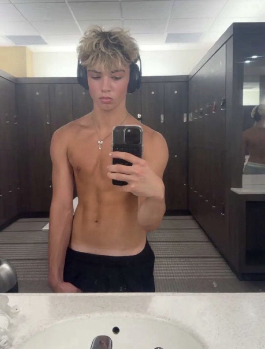 quickbaitx27y's tweet photo. https://t.co/sgsWHxrUmK https://t.co/3KvIPMx8A8