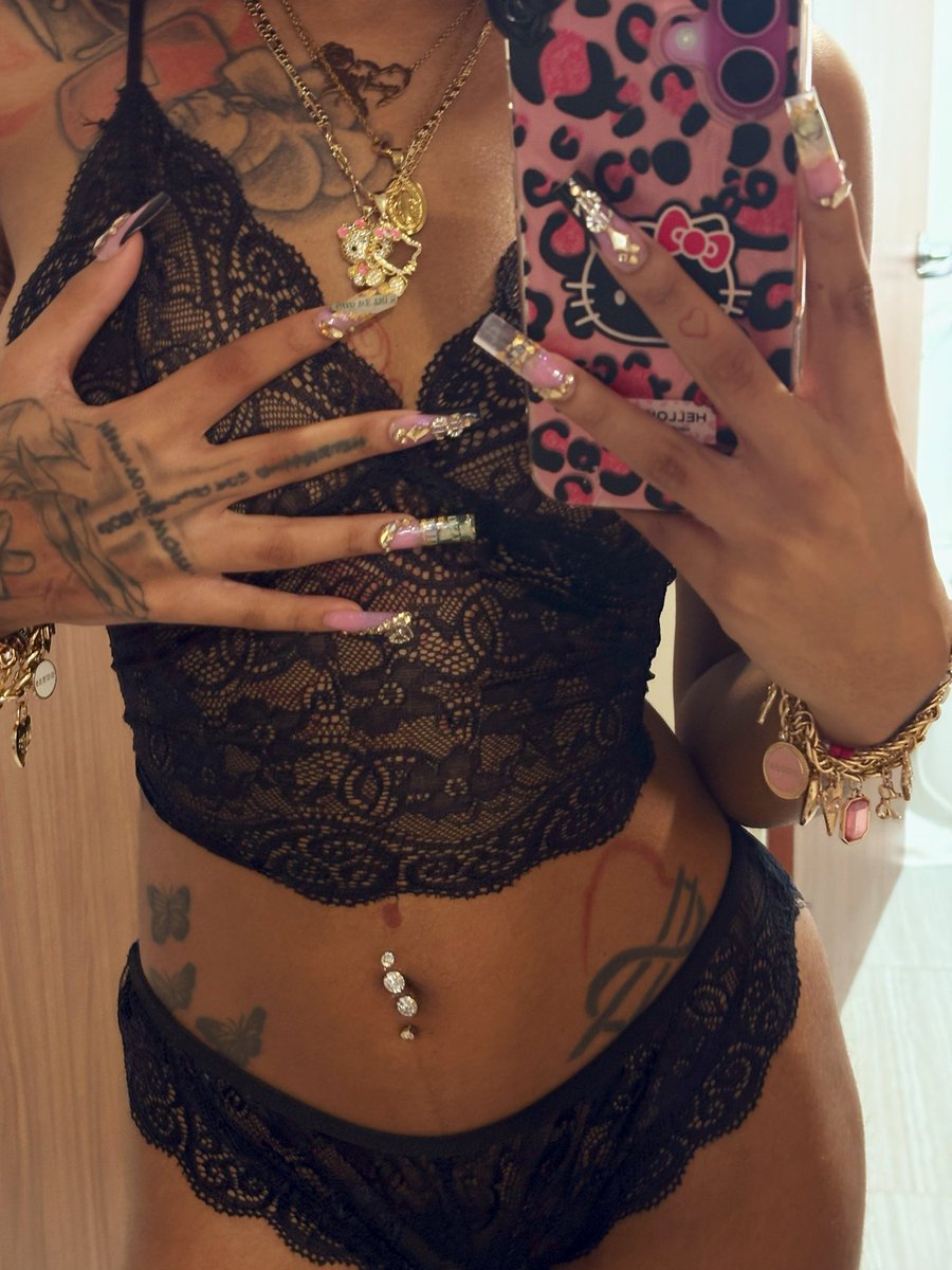 tatiWth3body's tweet photo. https://t.co/IHjcXy3ANL https://t.co/1FjVFMrqEX