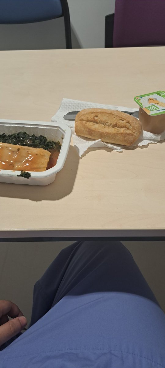 lawreo0's tweet photo. Le repas de la honte 
Jvais pas me régaler https://t.co/7iOr91lUFo
