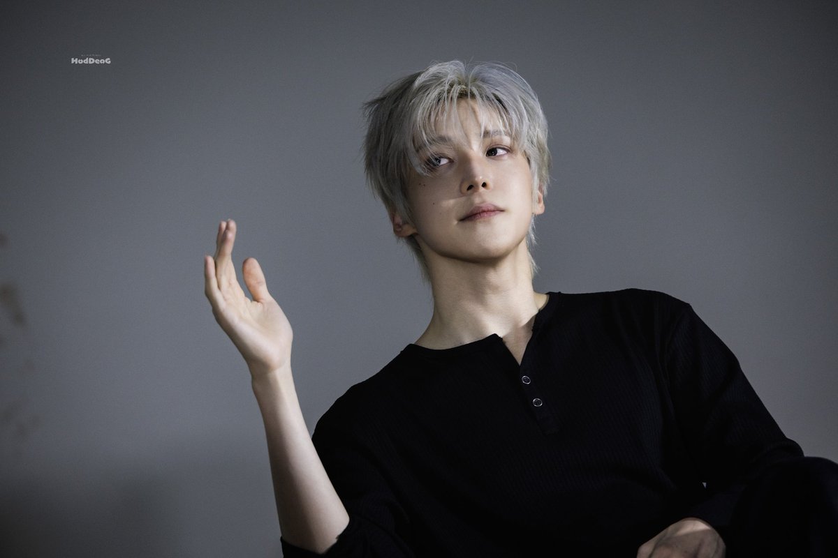 hourlyjyh's tweet photo. 𑣲 #ATEEZ #에이티즈 #YUNHO #윤호 ♡‧₊˚ https://t.co/5ozMvMYQvV