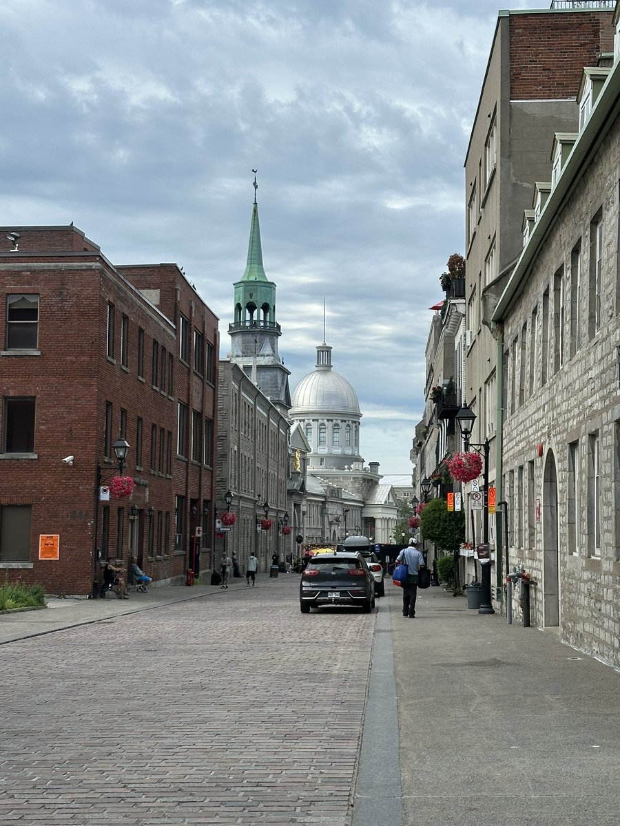 androch22's tweet photo. so pretty montreal https://t.co/cayDWHSPNX