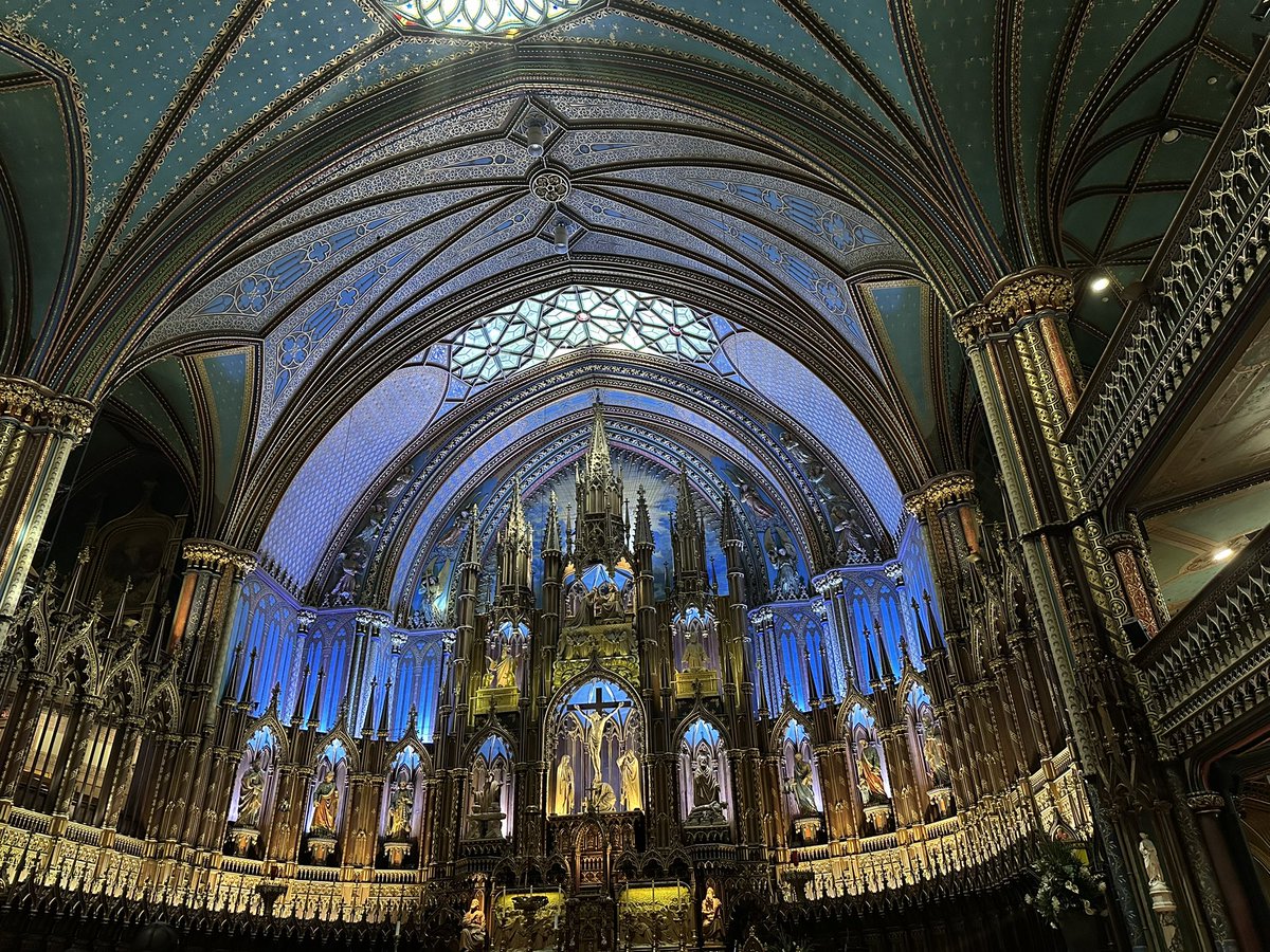 androch22's tweet photo. so pretty montreal https://t.co/cayDWHSPNX