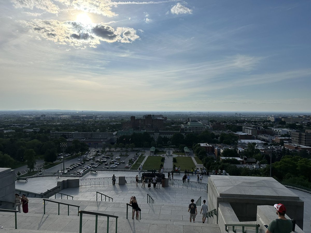 androch22's tweet photo. so pretty montreal https://t.co/cayDWHSPNX