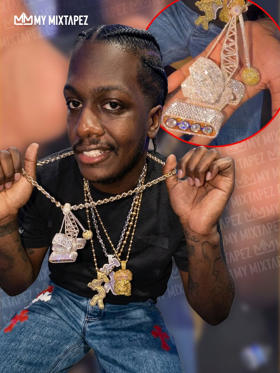 mymixtapez's tweet photo. Lil Yachty shows off his new Concrete chain. 🔥

Does Lil Boat have one of the TOP 10 jewelry collections in the rap game? 💎🤔 https://t.co/w6rcggSsxM