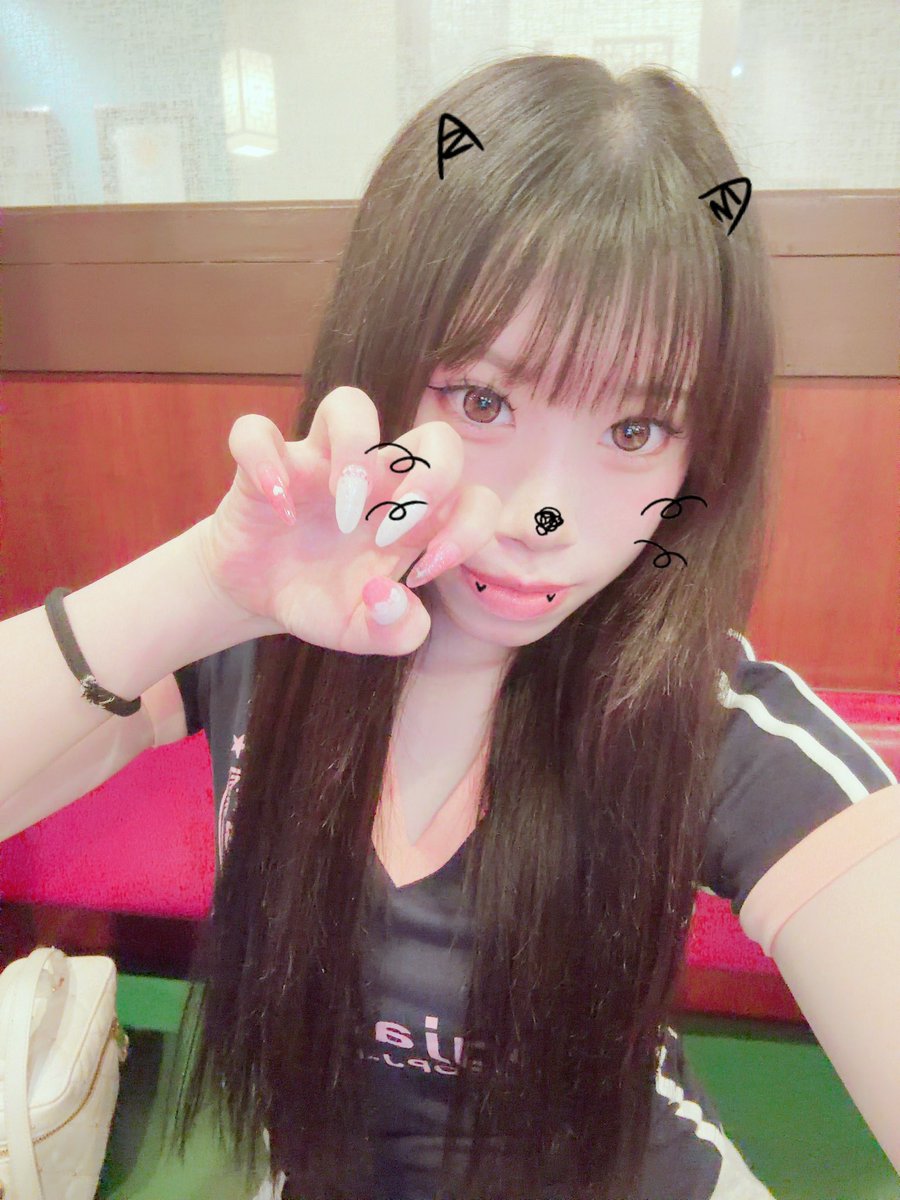 3ayvu_'s tweet photo. おはよう♡月曜日頑張ろうね👊🏻❤️‍🔥 https://t.co/7QuqwBhoLm