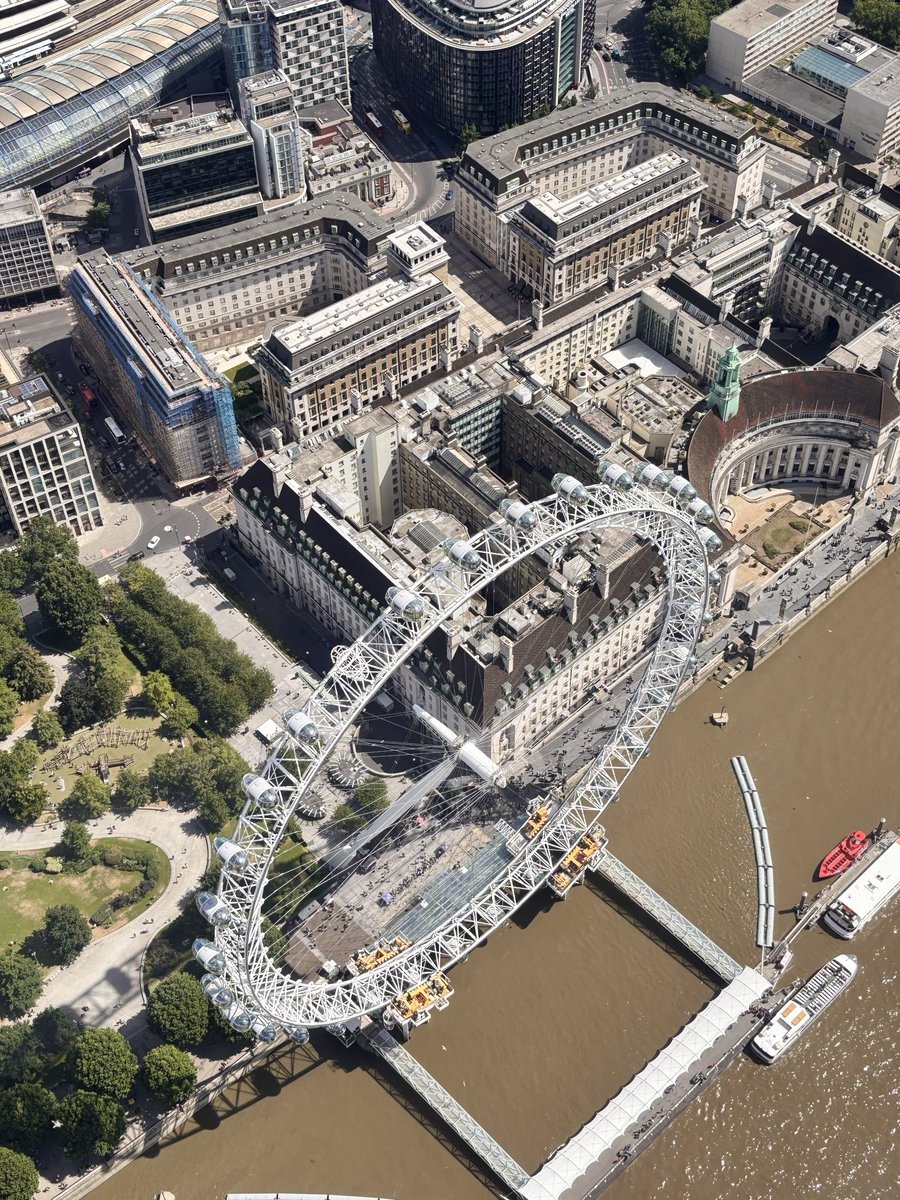 LG2LK's tweet photo. A once‑in‑a‑lifetime moment today: flying across London in the Goodyear blimp.
Sky‑high views, unforgettable experience. 

Some of London’s landmarks from an entirely new perspective.

Thank you @goodyear 
@GoodyearBlimp
@itsSimonKelly https://t.co/jqgeBpQxIp