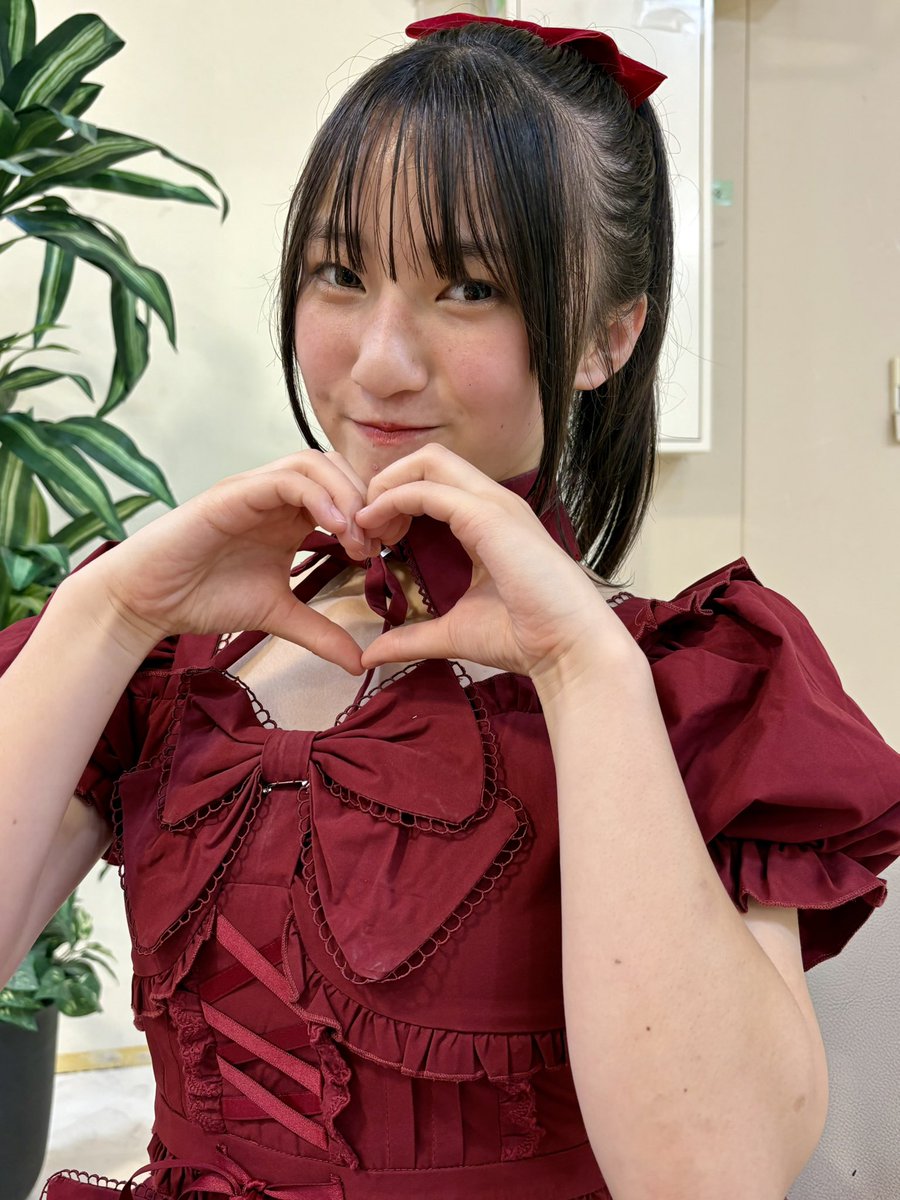 kyabetsupiman's tweet photo. 2026.6.27 イオンタウン上里

髪が随分伸びたので高めのポニーテールだそうです

神保原駅〜イオンタウン上里までのコミュニティーバス
こむぎっち がキレイなバスになってたの驚き

#あかぎ団 #かなで #かなでん #奏 #群馬県 #アイドル https://t.co/mpTpSZjn6p