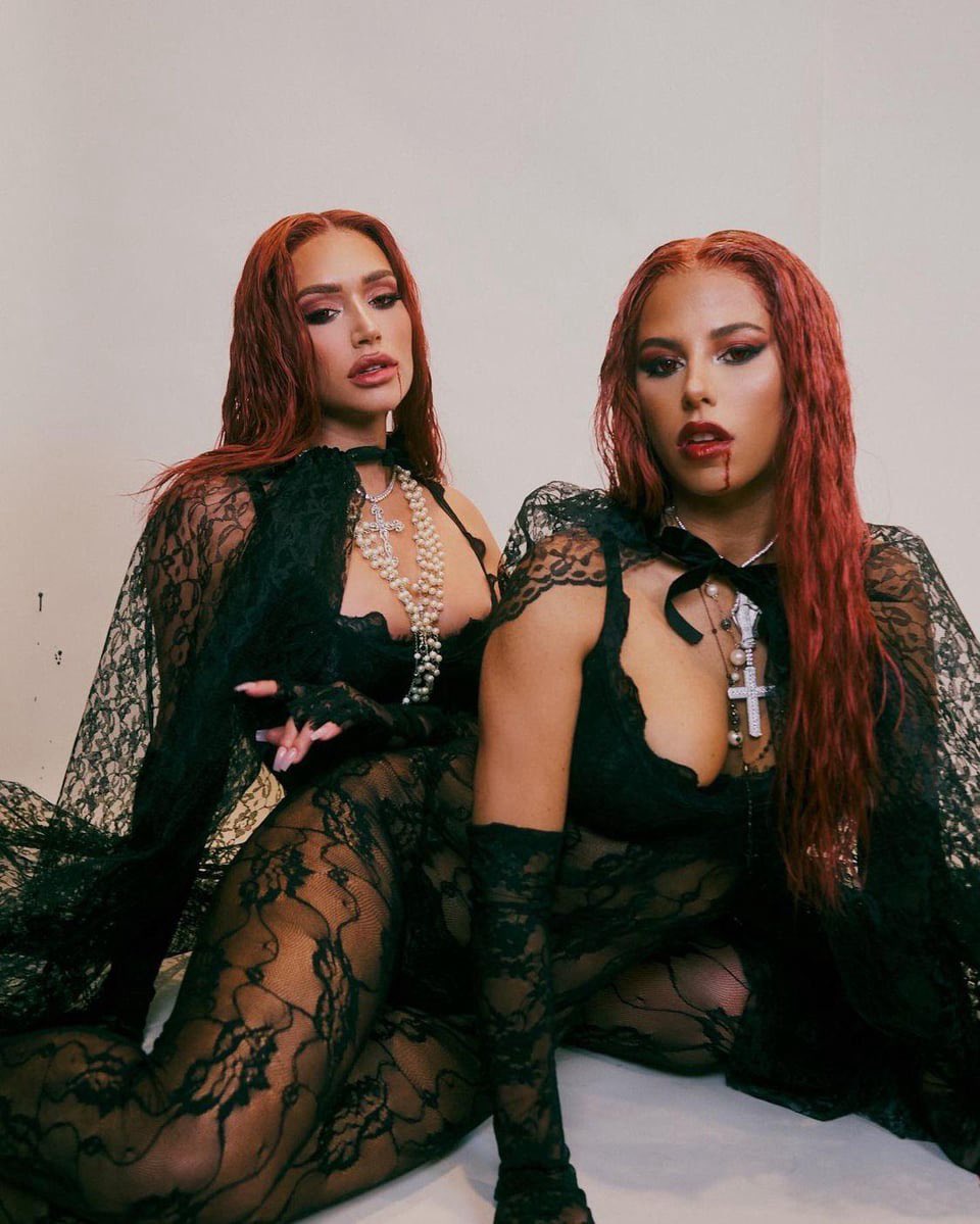 betterhalfmic's tweet photo. Catch your favorite vampires up to no good. https://t.co/EextRgVTF7