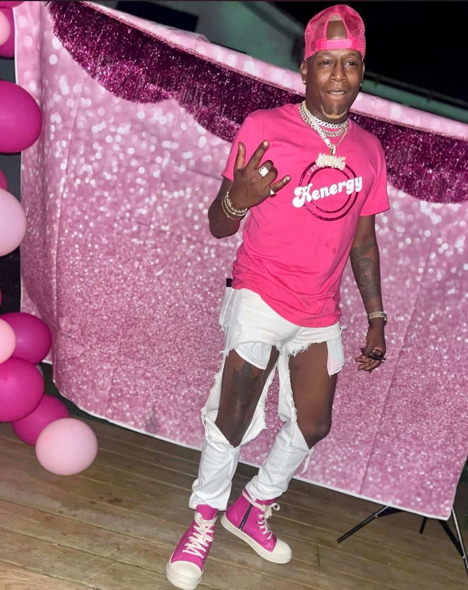 WhyUDeleteThis's tweet photo. @trolanjames4 ain’t tweet all day. 

We got ya OGs who Blow Chop on the TL 😂🫵🏾😂

Stop tryna ignore it 🤣🤣🤣

#ZestySundays🌈

#BussyBoyBrim🦄 

#GAYngMembers🫂 https://t.co/3MdDgWqTAR