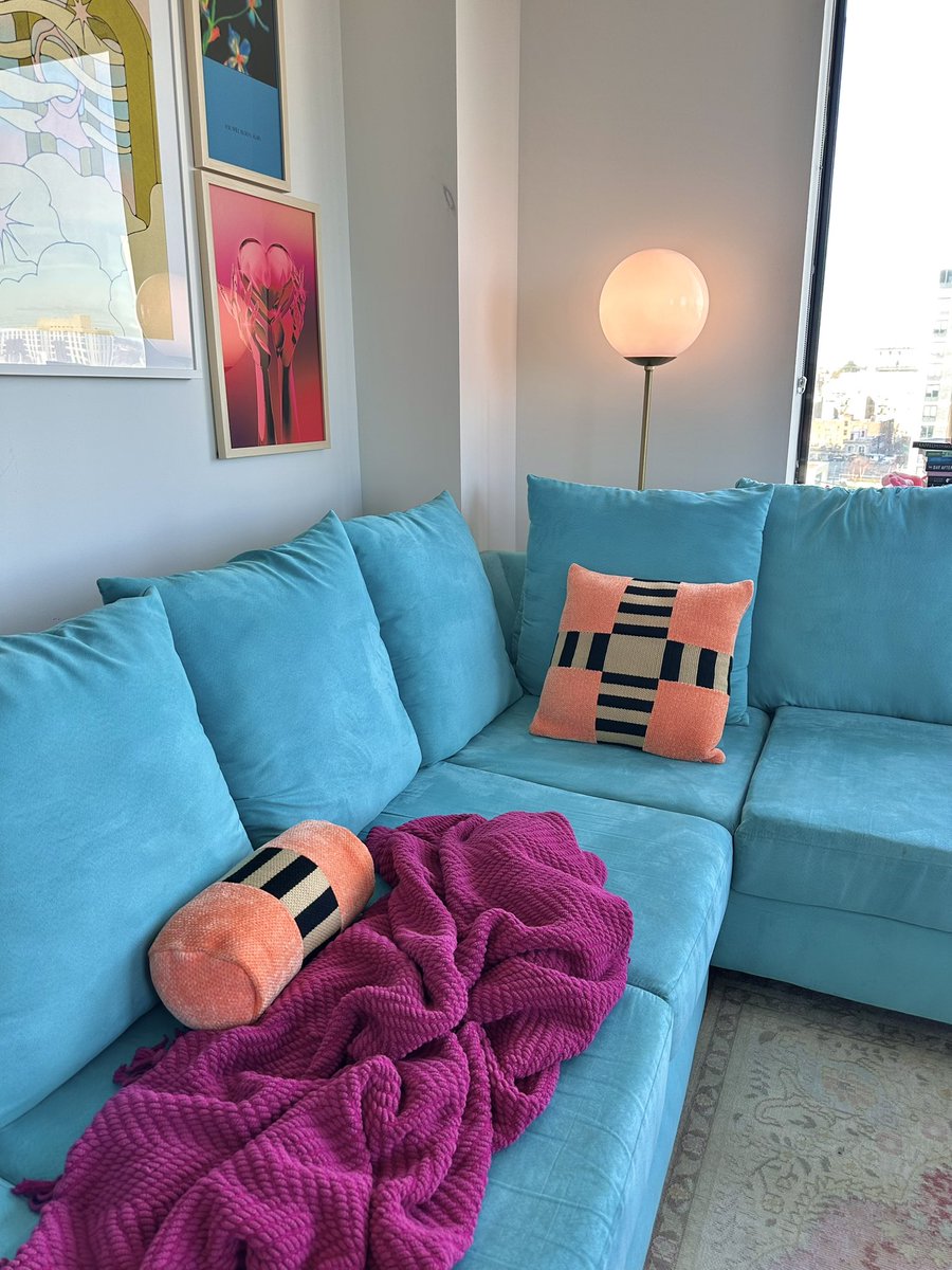 baedotdoe's tweet photo. Apartment of a 29 year old woman https://t.co/eeUqssY8BJ