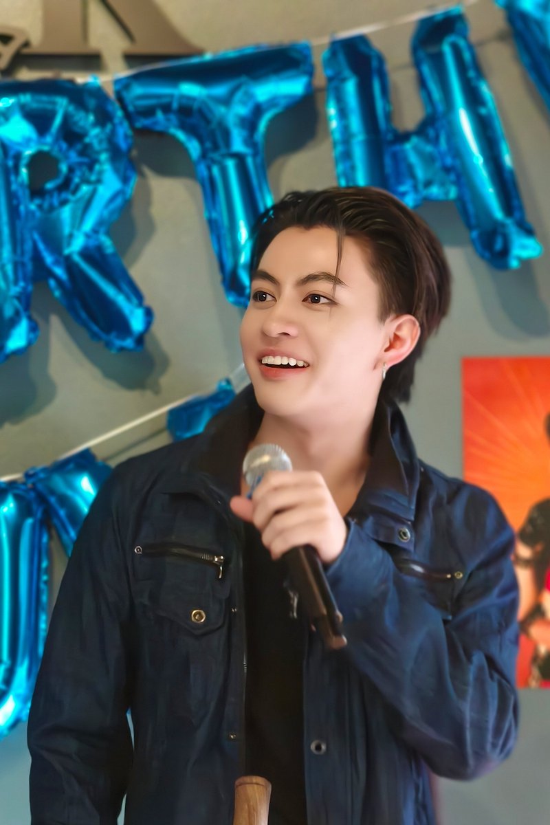 Phooloo88's tweet photo. เป็นอีกวันที่มีความสุขแล้วก็สนุกมากๆ...ไว้เจอกันอีกนะครับ 🫶🏻
#BIRTHDAYFXM #HAPPYFXMDAY #WG https://t.co/8xuOeK8YYF
