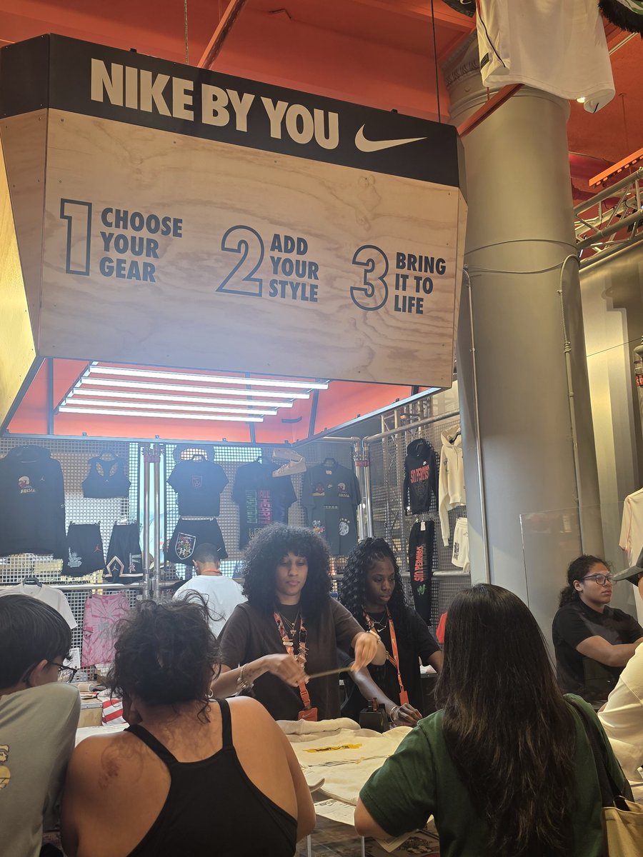 HopeDaydreaming's tweet photo. Jealous of folks who went to the 5th ave nike house of innovation and got BTS music playing, we got some generic ass music because "the HOI is bougie and we are not, we gotta play off of the licenced CD" according to the soho store staff 😂😭 

BTS Nike NYC https://t.co/JOEO2UR0vy