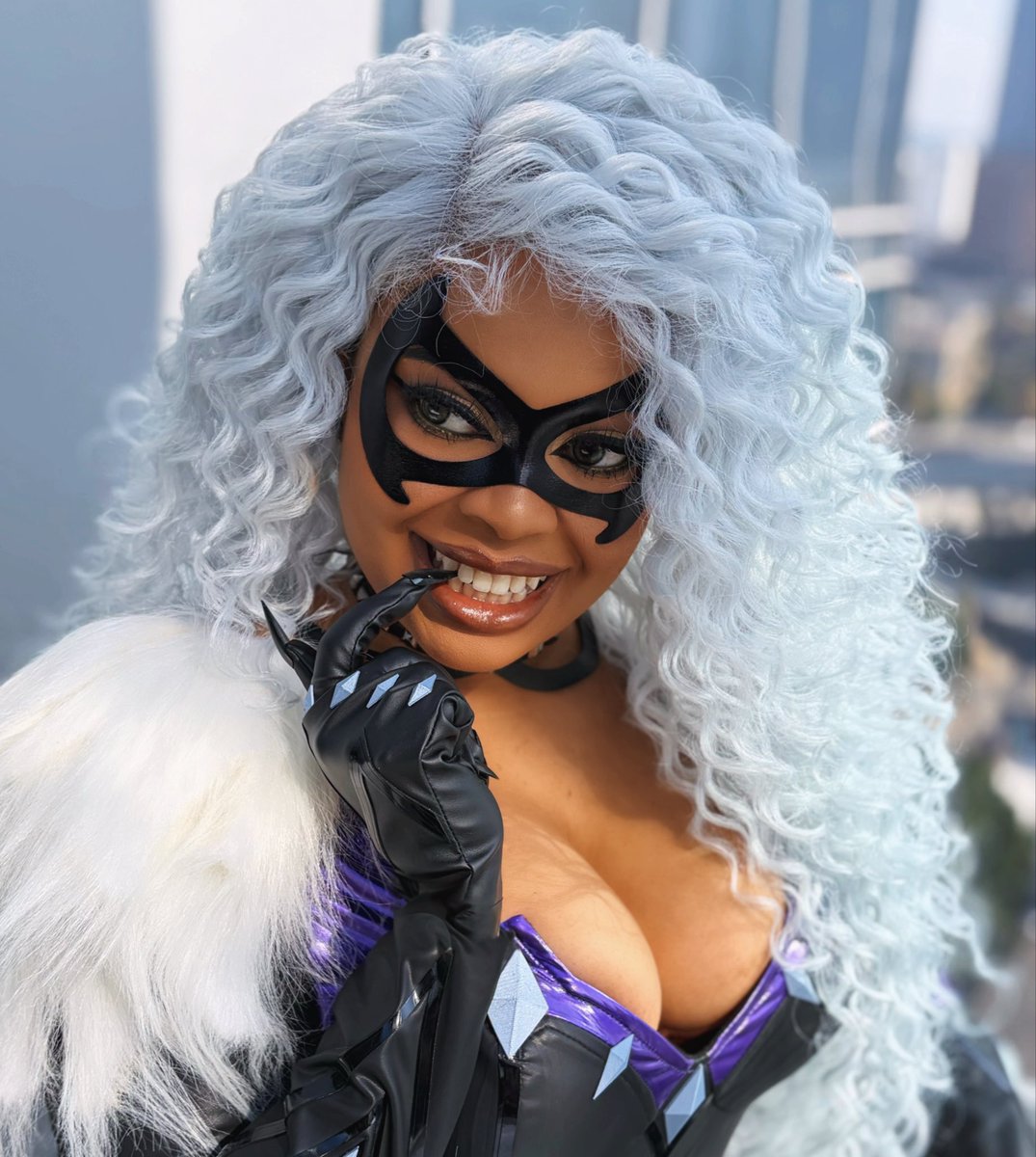 anarkeeVT's tweet photo. black cat 🖤
(do not let this cosplay fool you, I am still AWFUL at this game) https://t.co/UKohiROgpq
