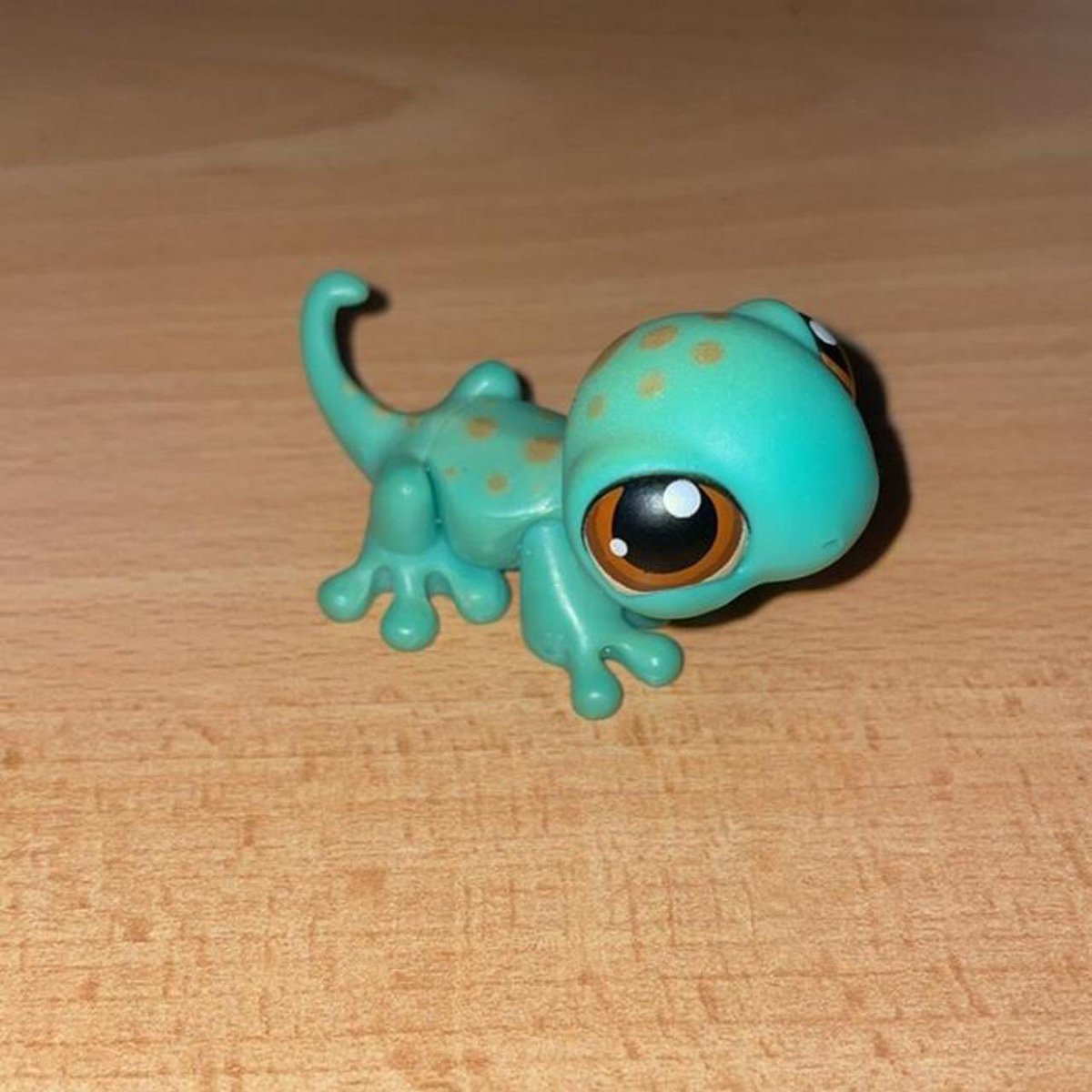 haunteddollboy's tweet photo. @ainoapples ouuuu pls i love gecko 111 

he is my favorite forever !!!! https://t.co/PbhImSUMiD