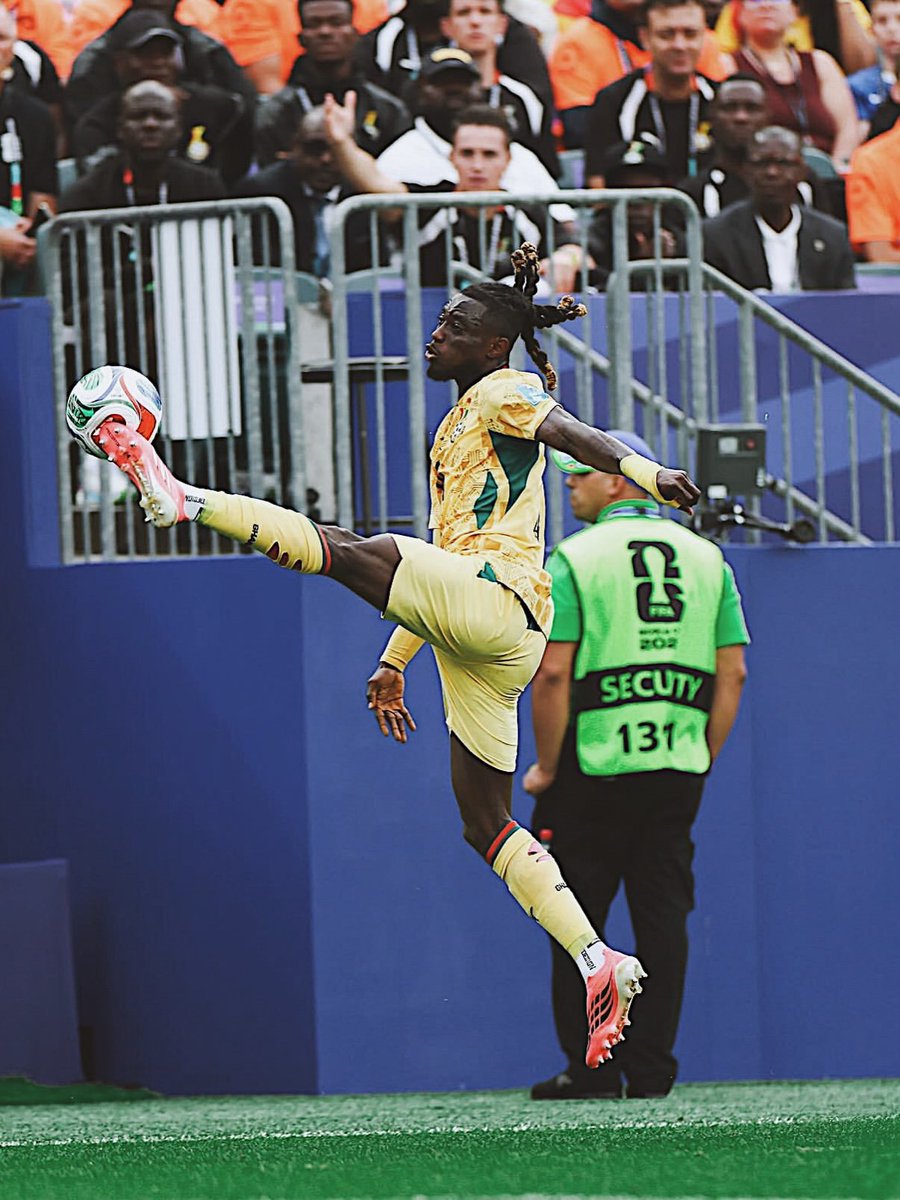 gideonmensah_14's tweet photo. The end of a wonderful journey. 🙇🏾‍♂️
Disappointed not to have been able to keep dreaming a little longer, but proud to have represented my country at the @FIFAWorldCup. https://t.co/S95eoICxIS
