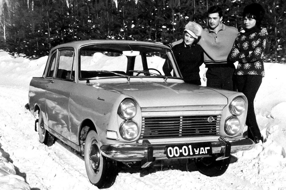 sovietvisuals's tweet photo. IZH "Zima-1" Soviet car prototype, 1965. https://t.co/D51itCaQuF
