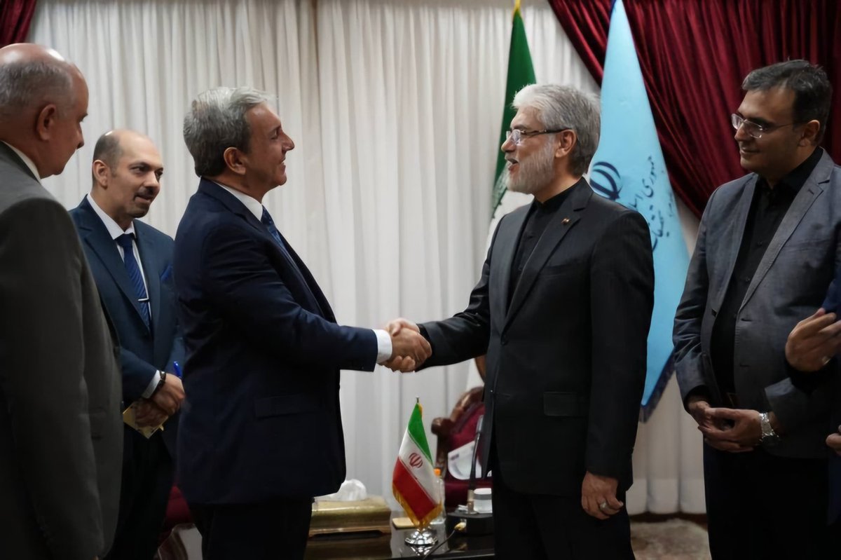 CubaMES's tweet photo. 🤝 El ministro de Ciencia, Investigación y Tecnología de Irán, Hossein Simaei, se reunió con el ministro de @CubaMES, @WalterBG_MES, en Teherán. Destacaron la importancia de desarrollar la cooperación académica. 

 https://t.co/PijfIDPmuU

ℹ️📷 @EmbaCubaIran
#Cuba #Irán https://t.co/mBhGP9tcIR