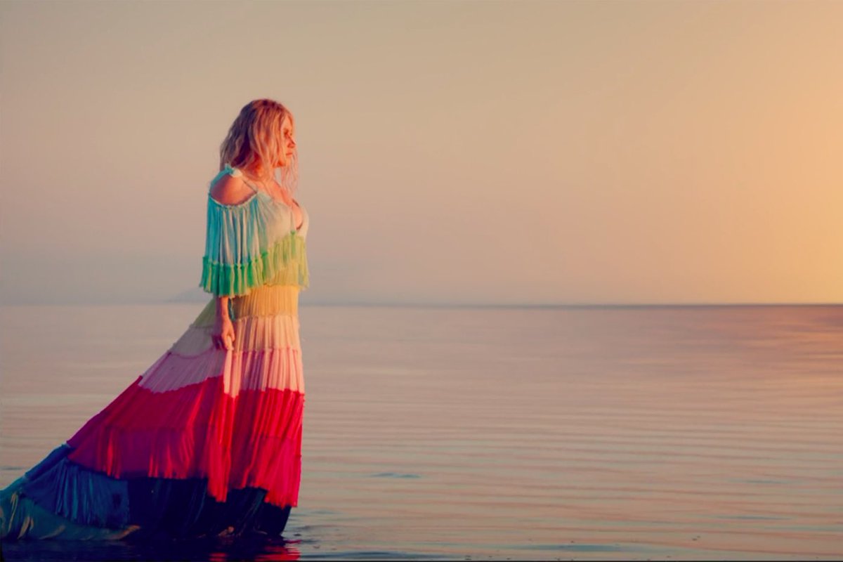 PopBase's tweet photo. 9 years ago today, Kesha released ‘Praying.’ https://t.co/n1qZbjDroh