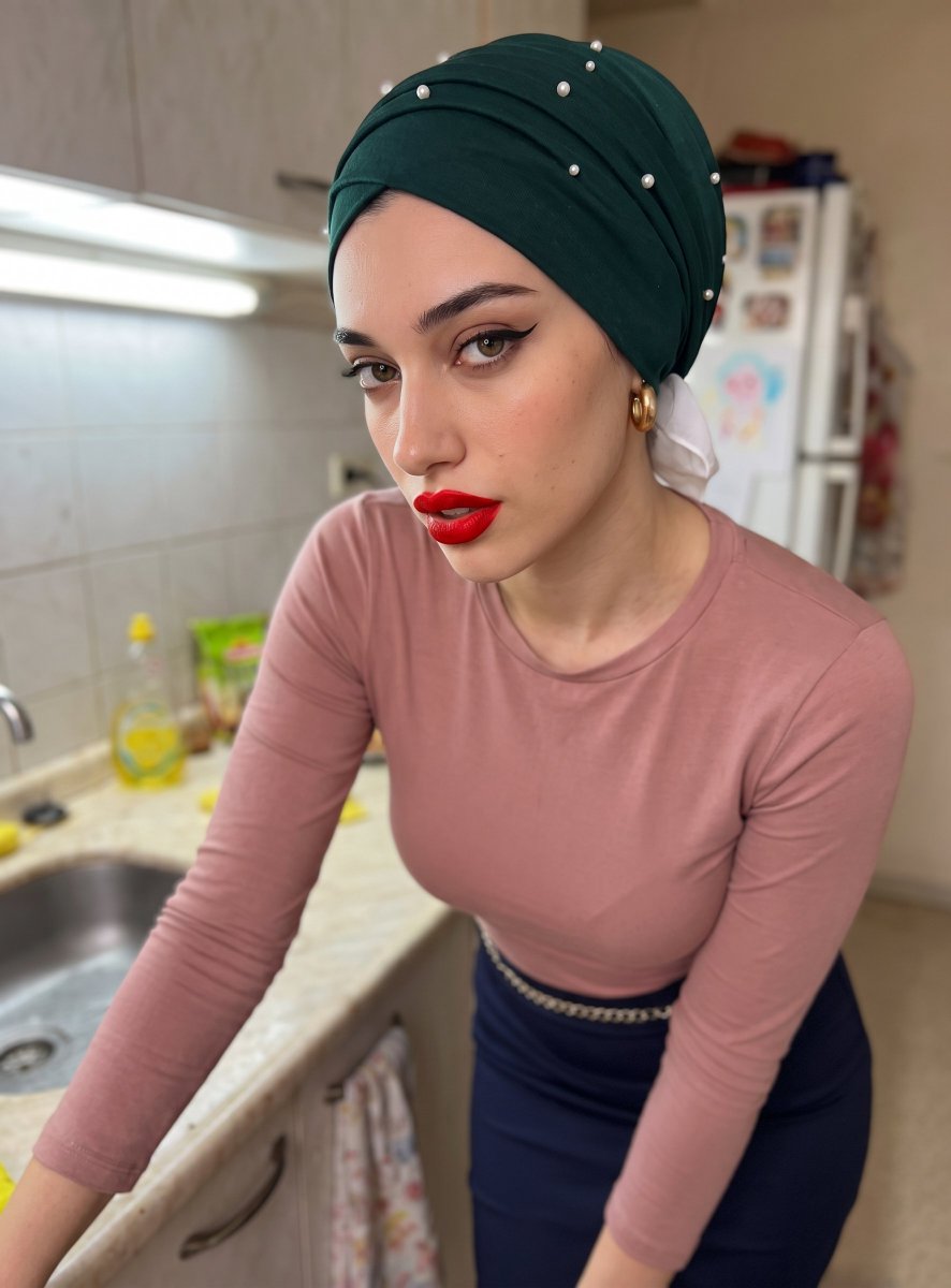 Nazlinler's tweet photo. Akşam çayını koydum içer miyiz https://t.co/rXoqb61bhV