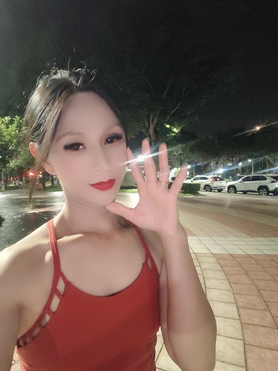 Queen5207788's tweet photo. 嗨 美娜在同安公園喔 有人要約嗎 加瀨Q790522 https://t.co/MX8liyUH3z