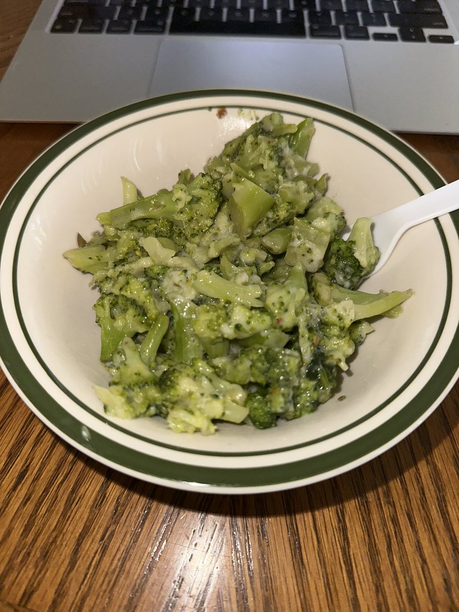 ikicals's tweet photo. 7/5/26

- iced matcha latte w/ almond milk ~175
- entire bag of broccoli w/ pepper jack cheese ~670

total: 845 https://t.co/MkaBwwWWUI