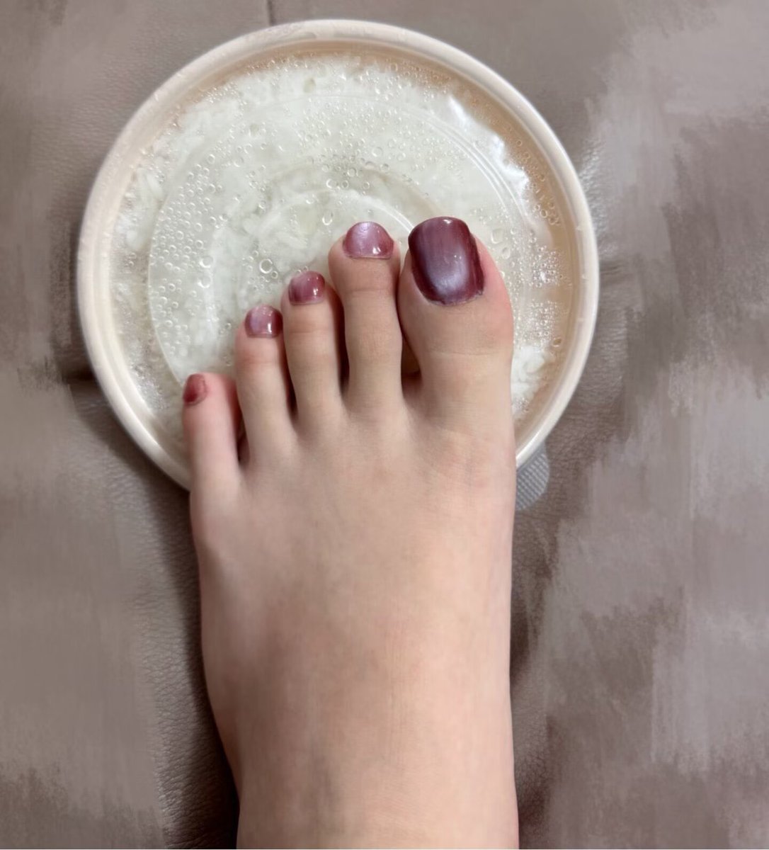 nn060124's tweet photo. 阳痿🐶滚过来给妈妈舔🦶！ https://t.co/myj4AXKk2T