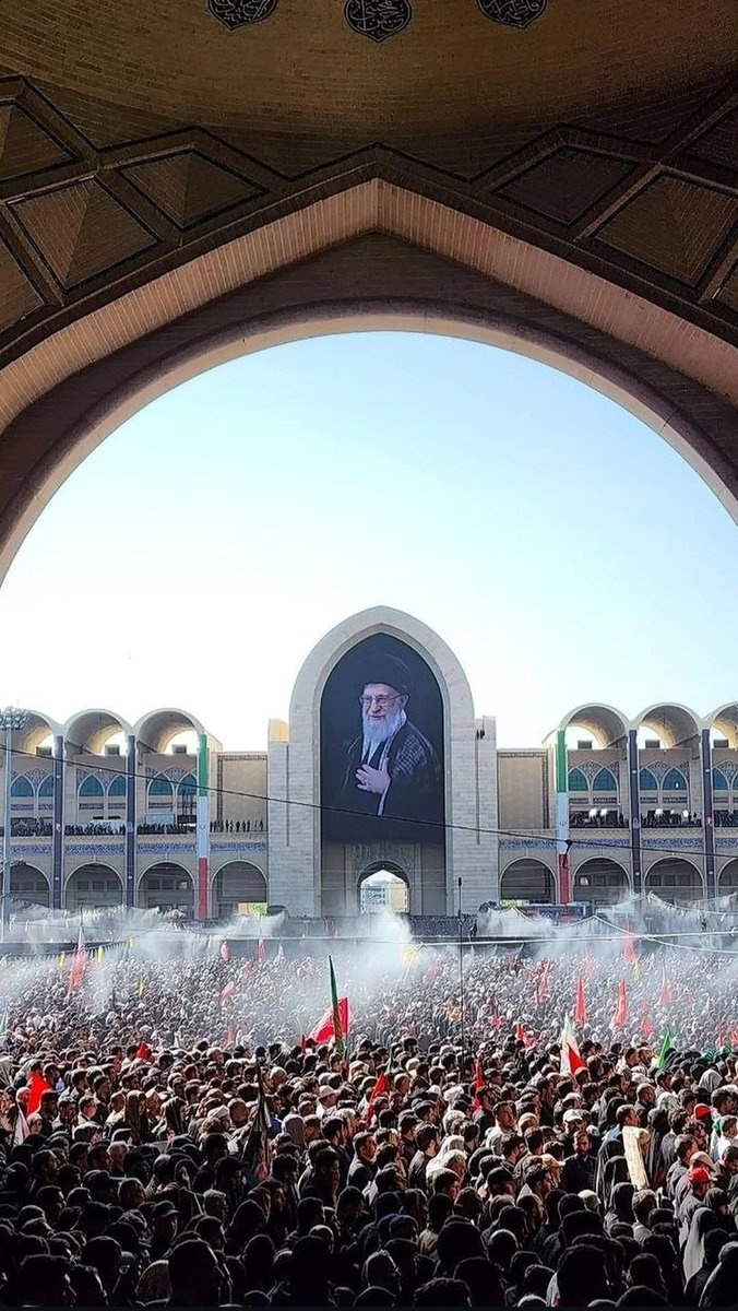 mahdokht_baba's tweet photo. امروز عزیز تر از جانمان رفت اما
با خون پاک او انتقامش را از پلید ترین و سخیف‌ترین دشمن میگیریم
#حی_علی_العزا https://t.co/8qxCQEO3SN