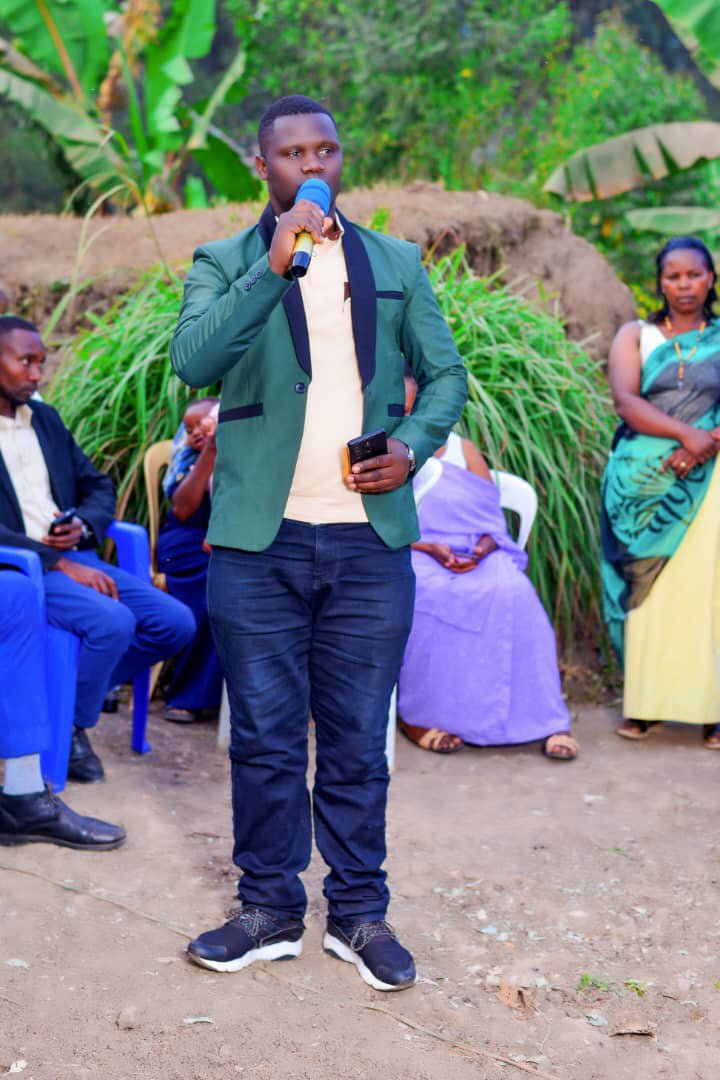 AjunaJared1997's tweet photo. Yesterday, Mr. Mwesigwa Boaz represented Hon. Enid Origumisiriza at Miss Racheal’s giveaway to Mr. Amon in Mwisi.

In her message, Hon. Enid congratulated the couple and advised them to build their marriage on mutual respect, open communication, and shared purpose. https://t.co/1R97YRp36d