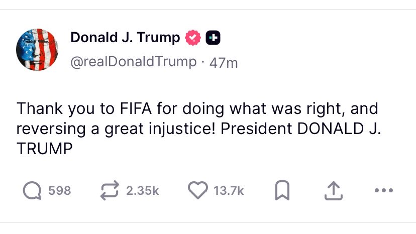IdafeMartin's tweet photo. FIFA ha suspendido la sanción a Balogun (por esa salvajada) por un año. Si no hace algo parecido no habrá sanción. Podrá jugar contra Bélgica.

Los belgas deberían simplemente retirarse del Mundial.

Si FIFA mantiene la injusticia, el siguiente rival (España o Portugal) debería retirarse. Así hasta que ganen un mundial con medalla de chocolate.