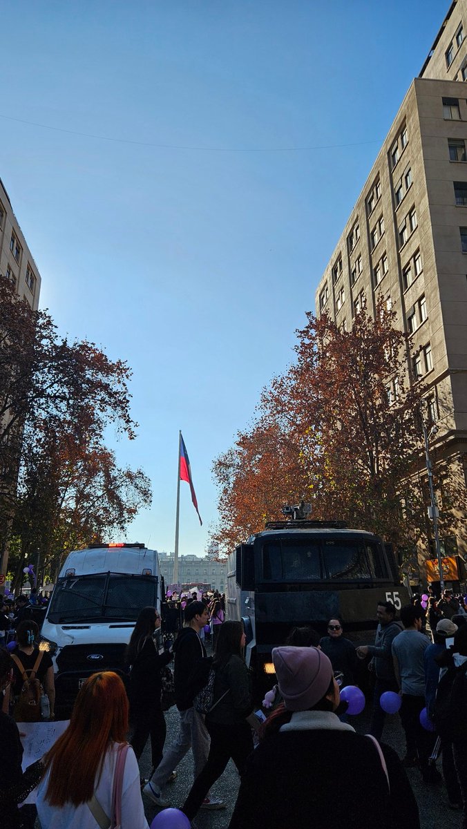 BTS_Chile's tweet photo. ¿A qué le tienen tanto miedo? ¿A una marcha pacífica? #BTSALNACIONAL #BTSENCHILE #BTSCHILE #QUEREMOSABTSENELNACIONAL https://t.co/3r7EvQ214m