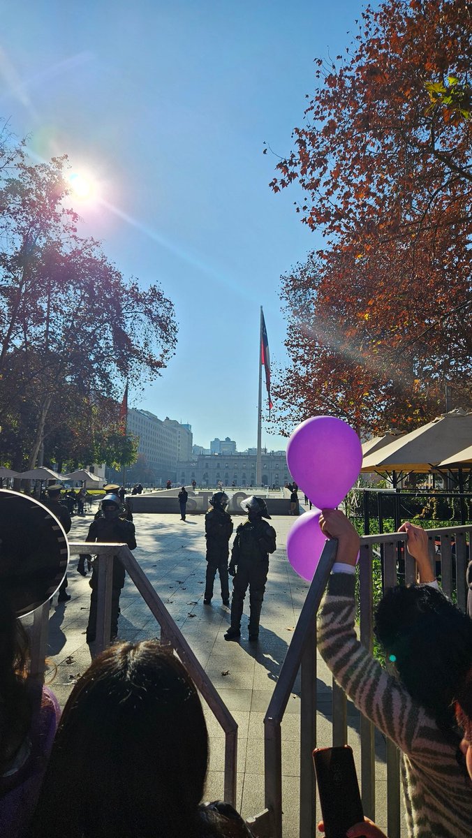BTS_Chile's tweet photo. ¿A qué le tienen tanto miedo? ¿A una marcha pacífica? #BTSALNACIONAL #BTSENCHILE #BTSCHILE #QUEREMOSABTSENELNACIONAL https://t.co/3r7EvQ214m