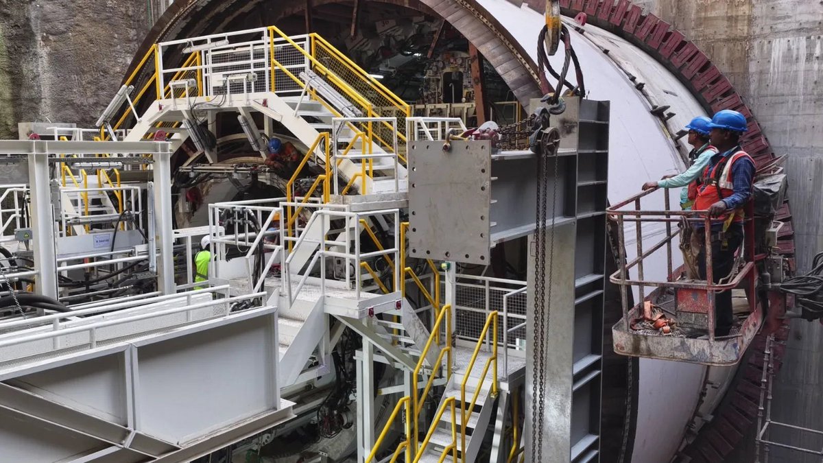 PlusPointIndia's tweet photo. 📢Major milestone for the Mumbai–Ahmedabad Bullet Train project!

India's largest rail Tunnel Boring Machine (13.6 m diameter) has started excavating a 6 km underground tunnel from Vikhroli, beneath Mumbai's dense urban landscape.

Follow @PlusPointIndia https://t.co/jCAQ1OdX8l