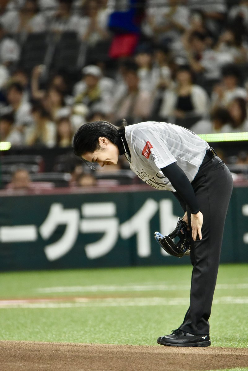 rampage_info's tweet photo. はじめましての川村壱馬さんはフォーム綺麗だったし、本当にいろんな方向に頭下げて挨拶してた‼️ https://t.co/syvAemRdqX