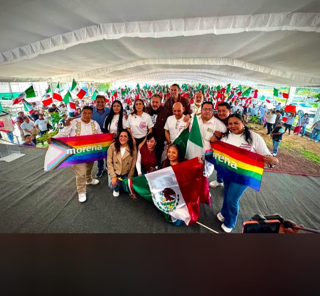 LuisValdena's tweet photo. 🇲🇽 En Ecatepec, la patria se ama y se defiende.

Ayer nos reunimos en una asamblea informativa para dialogar con vecin@s y  amig@s sobre la importancia de defender nuestra Soberanía Nacional.

Demostramos que, cuando el pueblo se une, es más fuerte y está mejor organizado. https://t.co/G77CjJSbgU