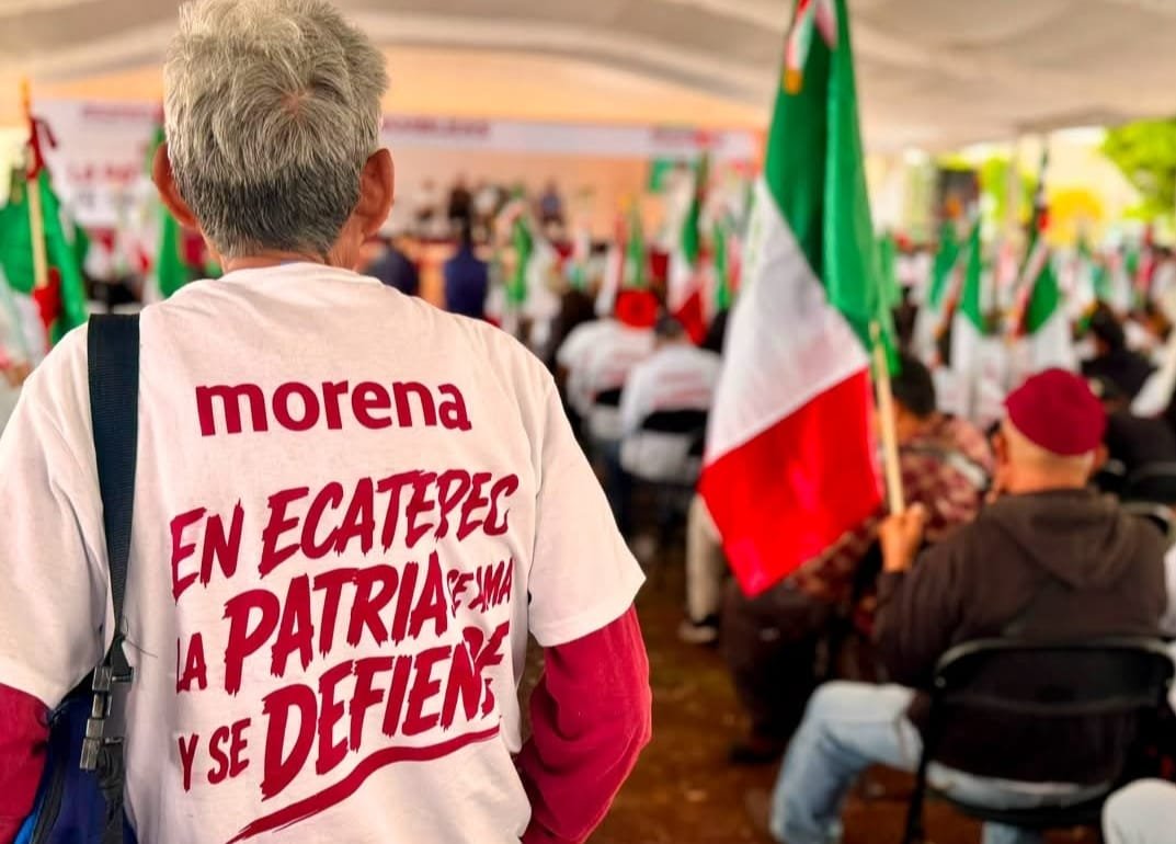LuisValdena's tweet photo. 🇲🇽 En Ecatepec, la patria se ama y se defiende.

Ayer nos reunimos en una asamblea informativa para dialogar con vecin@s y  amig@s sobre la importancia de defender nuestra Soberanía Nacional.

Demostramos que, cuando el pueblo se une, es más fuerte y está mejor organizado. https://t.co/G77CjJSbgU
