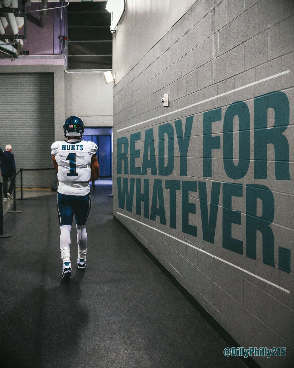 DillyPhilly215's tweet photo. Prepared for every challenge. Built for every moment 💯 #FlyEaglesFly https://t.co/WVph24r3mp