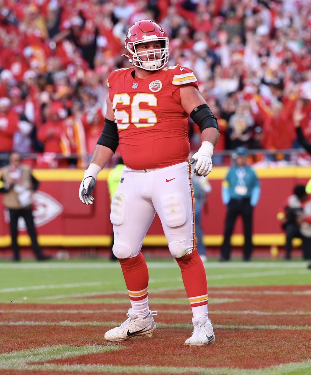 lexiosborne's tweet photo. And we are Mike Caliendo days away from NFL kickoff! 🏈 #66days https://t.co/eEDCdEeYkX