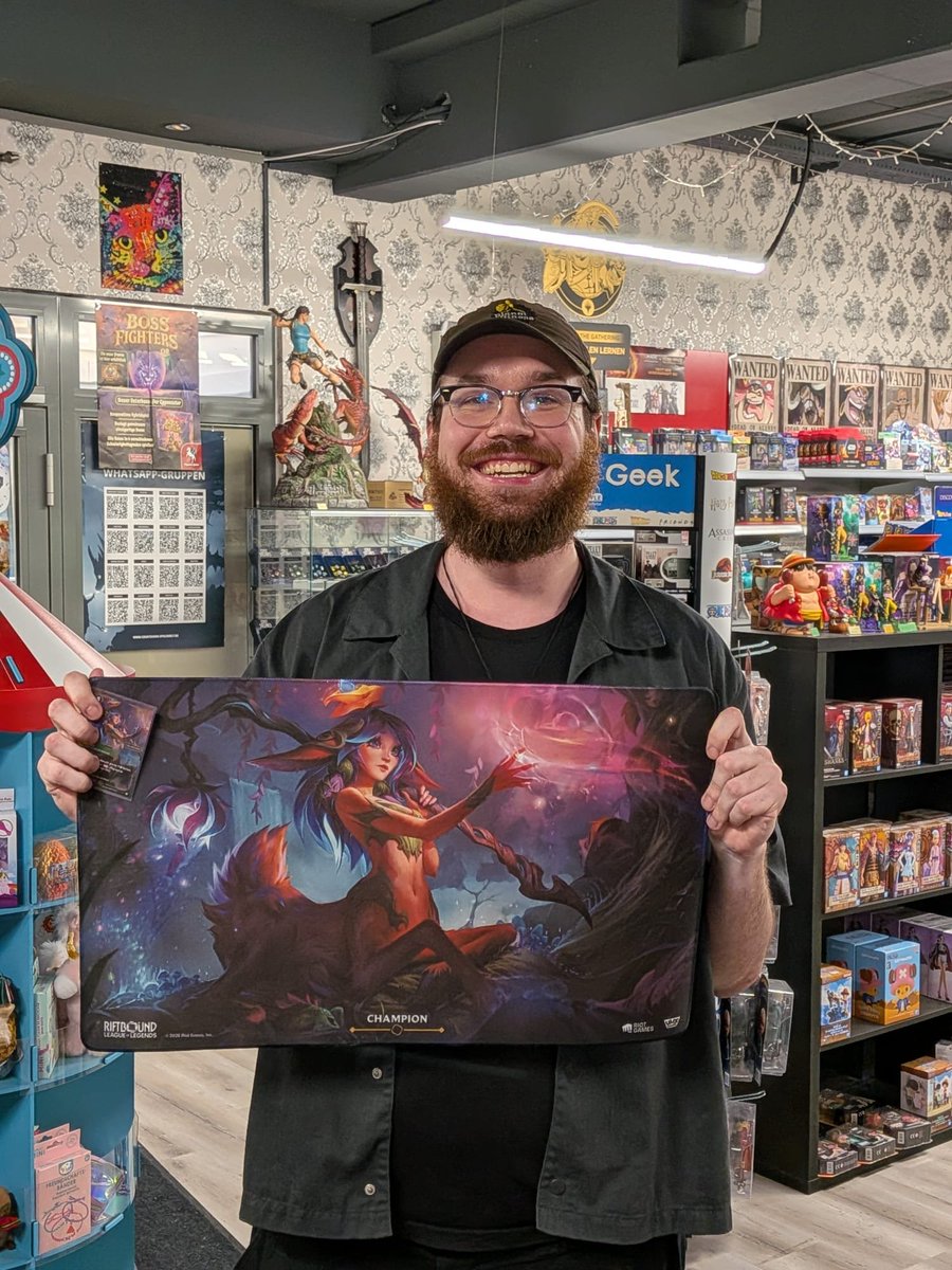 DubbyCasts's tweet photo. WE WIN THOSEEEEEEE 

FINALS 2-0 VS MF AURORA.

Game 1 I won after their aurora played a baron, allowing me to hold from 5->7 and conquer to 8

Game 3. Sideboard and draw both anti gear cards. Force them to attack with MF and thermobeam their Aurora. https://t.co/iGKWecFOf1