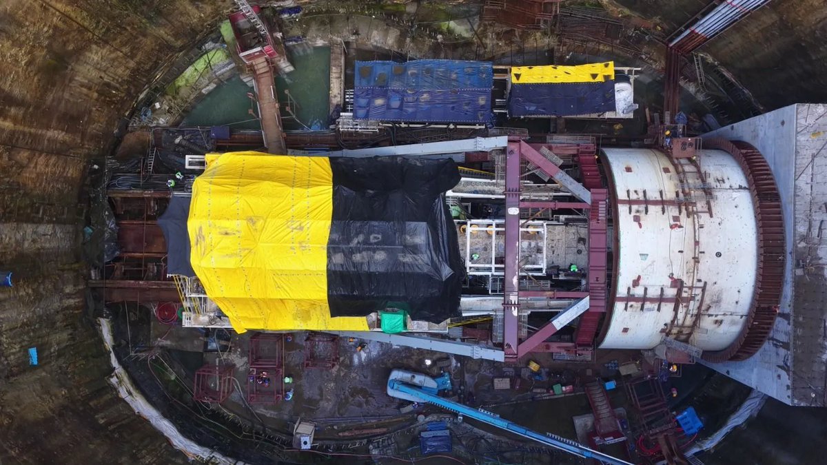 PlusPointIndia's tweet photo. 📢Major milestone for the Mumbai–Ahmedabad Bullet Train project!

India's largest rail Tunnel Boring Machine (13.6 m diameter) has started excavating a 6 km underground tunnel from Vikhroli, beneath Mumbai's dense urban landscape.

Follow @PlusPointIndia https://t.co/jCAQ1OdX8l