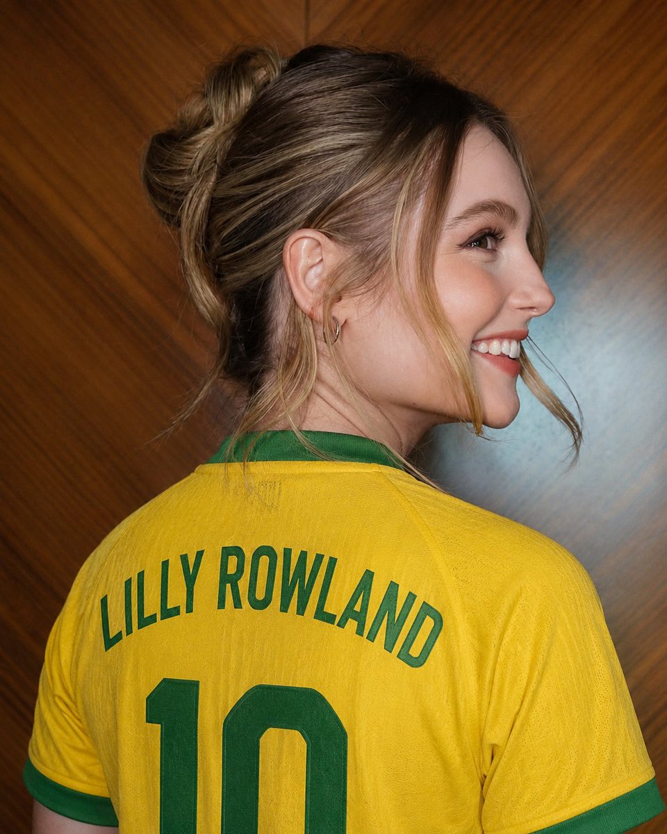 latinaagirls's tweet photo. Go Brazil!! 💛💚 https://t.co/QWcRfquxxT