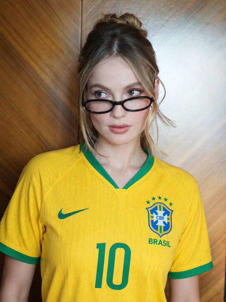 latinaagirls's tweet photo. Go Brazil!! 💛💚 https://t.co/QWcRfquxxT