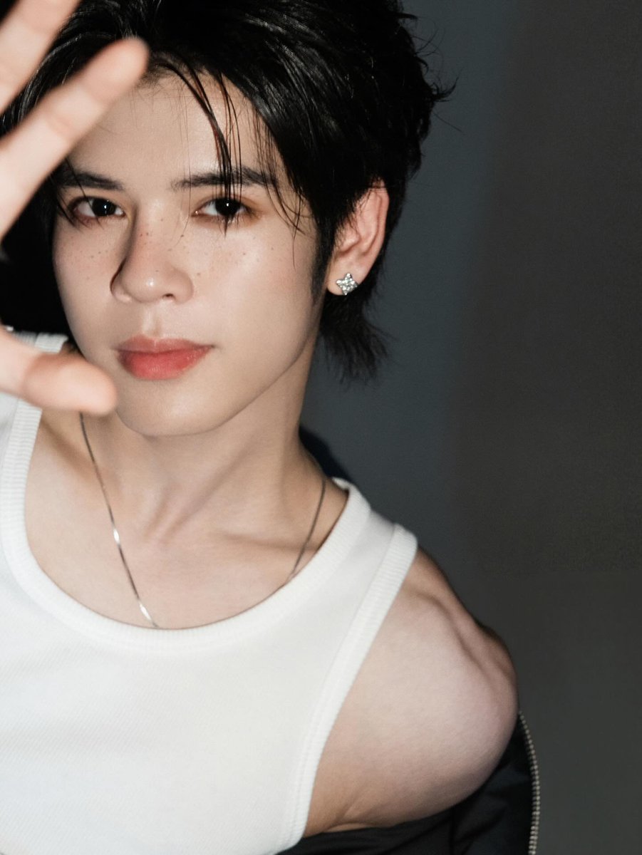 MilkypinkT's tweet photo. ต้องคนนี้สิ เฮียดรณ์ วง NexT1DE คุณพี่เซ็นเตอร์ของวง เขาหล่อ เท่ห์ น่ารัก ตลก คารมณ์ดี ที่สำคัญเต้นเก่งมากๆ ใครเห็นและได้เข้ามาทำความรู้จักก็ต้องหลงรักแน่นอน
ตอนนี้ยังหาทางปีนขึ้นจากหลุมไม่ได้เลย "หลุมรักเฮียดรณ์ "🥰

🐉🐉🌊🌊🩵🩵
#DORN #佑泷 #DornKhumraj 
#NexT1DE_DORN #NexT1DE https://t.co/z2e3wSQ789
