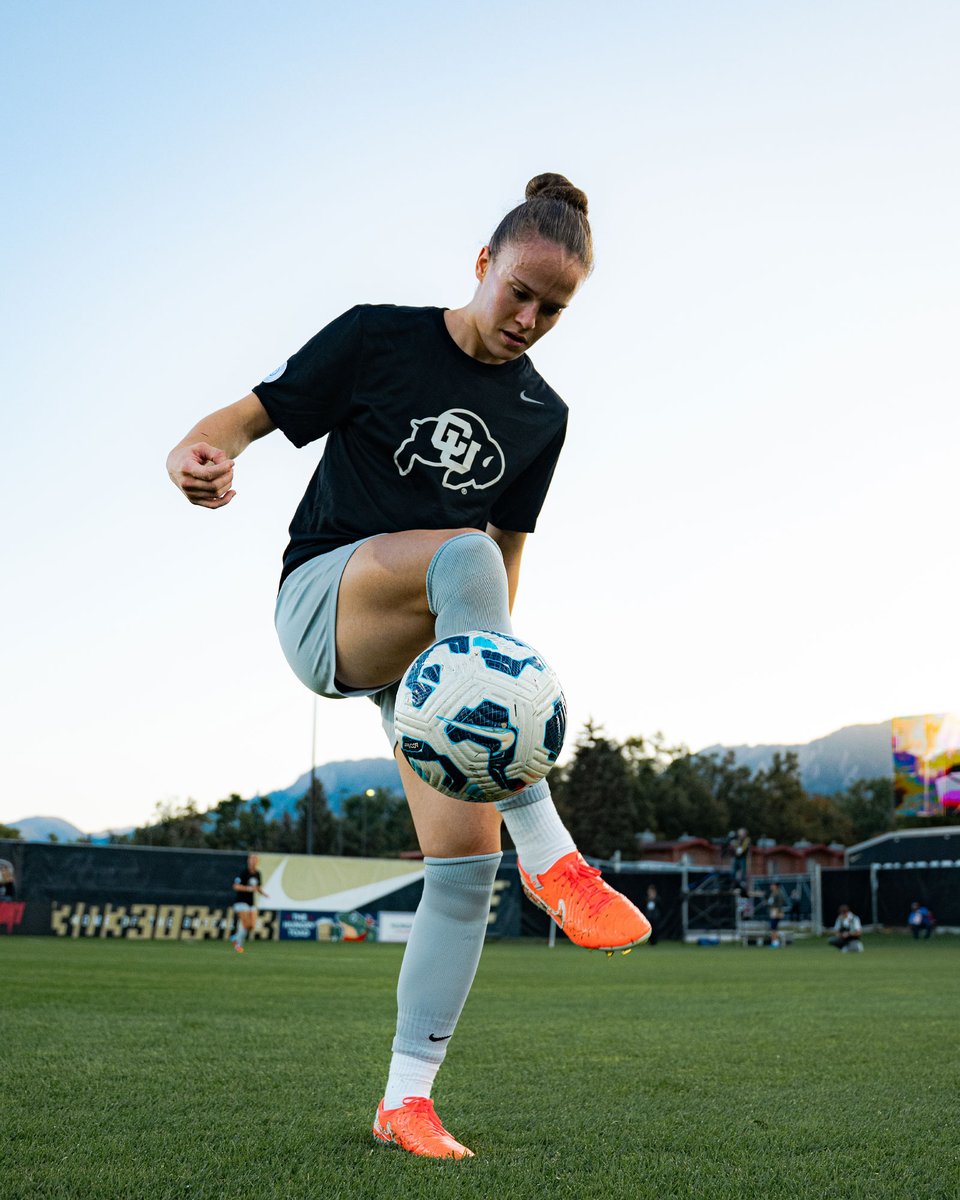 CUBuffsSoccer's tweet photo. Happy Birthday Lillian! #SideBeforeSelf \\ #GoBuffs https://t.co/HyZC254c51