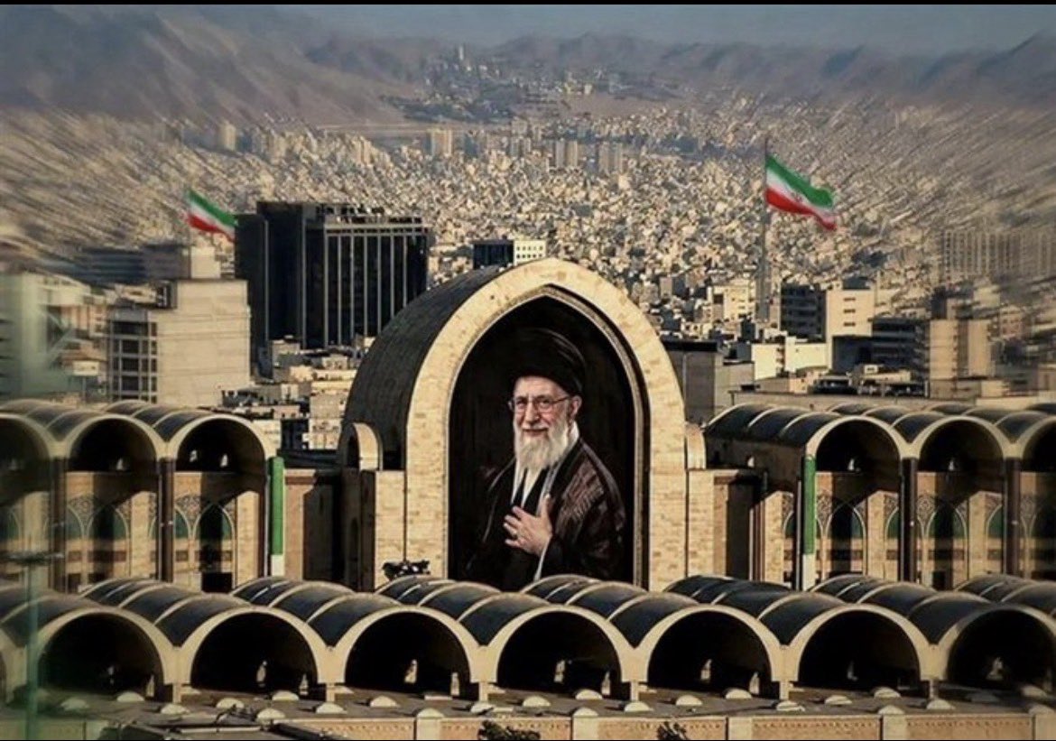 jahanim09's tweet photo. شهادت مظلومانه رهبری که تمام عمر خود را در مسیر مجاهدت ،خدمت ومبارزه با استکبار سپری کرد،بی اختیار حماسه جاویدان کربلا رادرذهن تداعی می کند،آنجا که حسین بن علی (ع)بالب تشنه وشمشیری بران،در سنگر حق ایستادوباعزت تمام،شربت شهادت را نوشیدند.
#باید_برخاست
#امت_وفادار https://t.co/A8ltKS66Z7