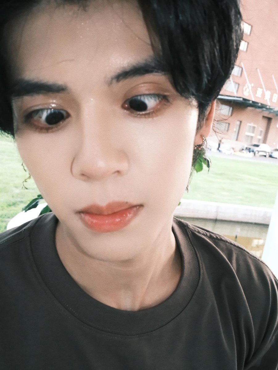 MilkypinkT's tweet photo. ต้องคนนี้สิ เฮียดรณ์ วง NexT1DE คุณพี่เซ็นเตอร์ของวง เขาหล่อ เท่ห์ น่ารัก ตลก คารมณ์ดี ที่สำคัญเต้นเก่งมากๆ ใครเห็นและได้เข้ามาทำความรู้จักก็ต้องหลงรักแน่นอน
ตอนนี้ยังหาทางปีนขึ้นจากหลุมไม่ได้เลย "หลุมรักเฮียดรณ์ "🥰

🐉🐉🌊🌊🩵🩵
#DORN #佑泷 #DornKhumraj 
#NexT1DE_DORN #NexT1DE https://t.co/z2e3wSQ789