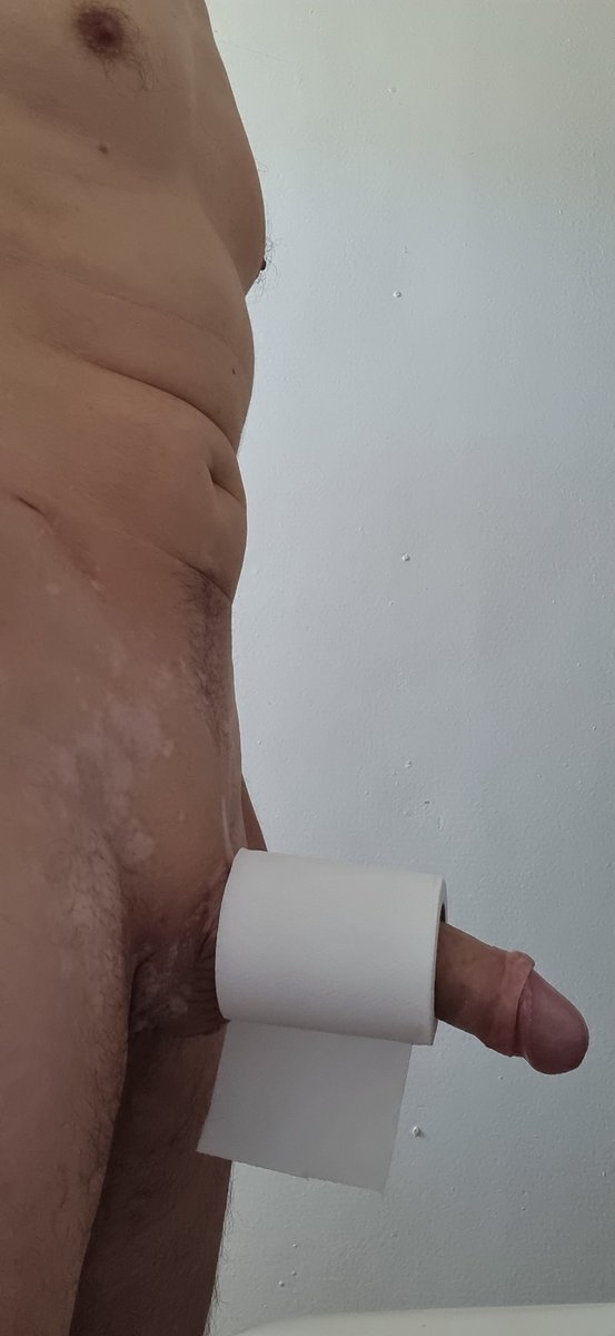 cesar_echaiz's tweet photo. En algún lugar del baño https://t.co/YRRUFeE3Mq