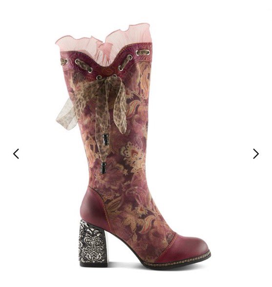 lotusberryy's tweet photo. these boots>>>>> https://t.co/APxnr2ZjNG