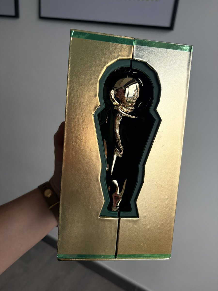 pattylopezdelac's tweet photo. Y como estamos muy emocionados les dejo este regalito de parte de @DuelazoMX!! 

Perfume coleccionable de la copa del mundo! Solo tienen que seguir a @DuelazoMX, mi cuenta, darle RT a este post y comentar el marcador del partido de hoy!!! ¿LISTOS?? 🇲🇽🇲🇽🇲🇽 https://t.co/qZpmw5dW3v