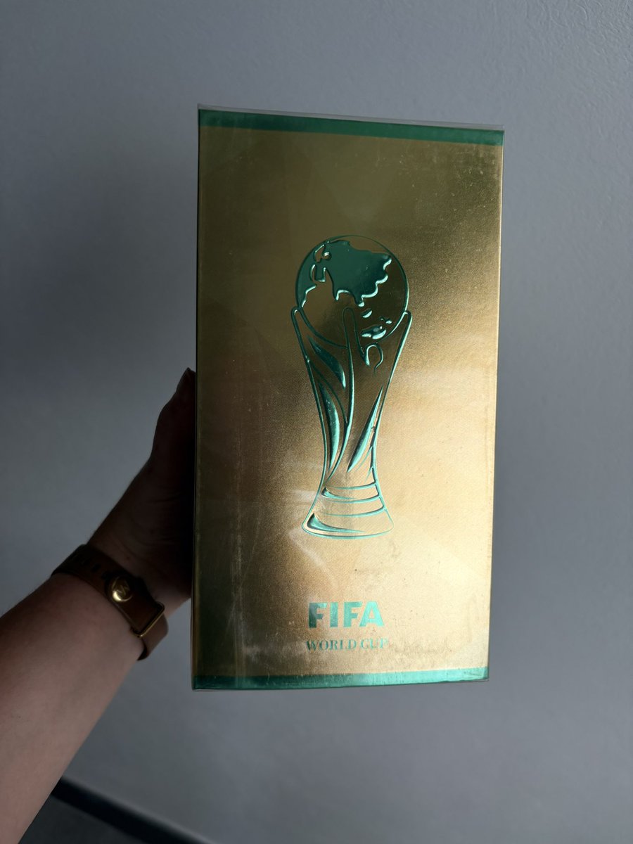 pattylopezdelac's tweet photo. Y como estamos muy emocionados les dejo este regalito de parte de @DuelazoMX!! 

Perfume coleccionable de la copa del mundo! Solo tienen que seguir a @DuelazoMX, mi cuenta, darle RT a este post y comentar el marcador del partido de hoy!!! ¿LISTOS?? 🇲🇽🇲🇽🇲🇽 https://t.co/qZpmw5dW3v